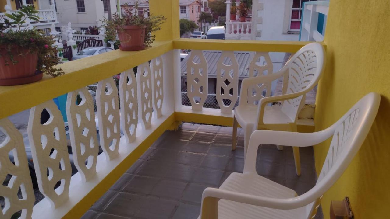Michand Guest Apartments- Cozy One Or Two Bedroom- 5 Walk Minutes From Airport 10 Mins Drive To Oistins Or Beach كرايست تشيرش المظهر الخارجي الصورة