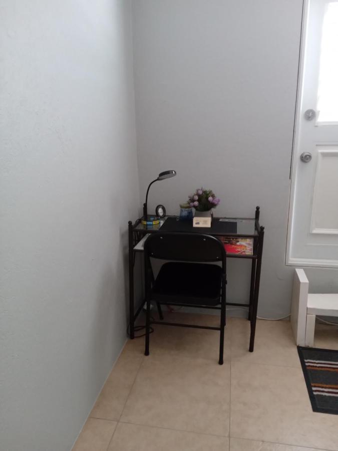 Michand Guest Apartments- Cozy One Or Two Bedroom- 5 Walk Minutes From Airport 10 Mins Drive To Oistins Or Beach كرايست تشيرش المظهر الخارجي الصورة